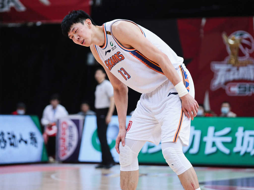 周琦:为球队冲冠放弃手术,腰伤成重返巅峰最大障碍 周琦:为球队冲冠放弃手术,腰伤成重返巅峰最大障碍